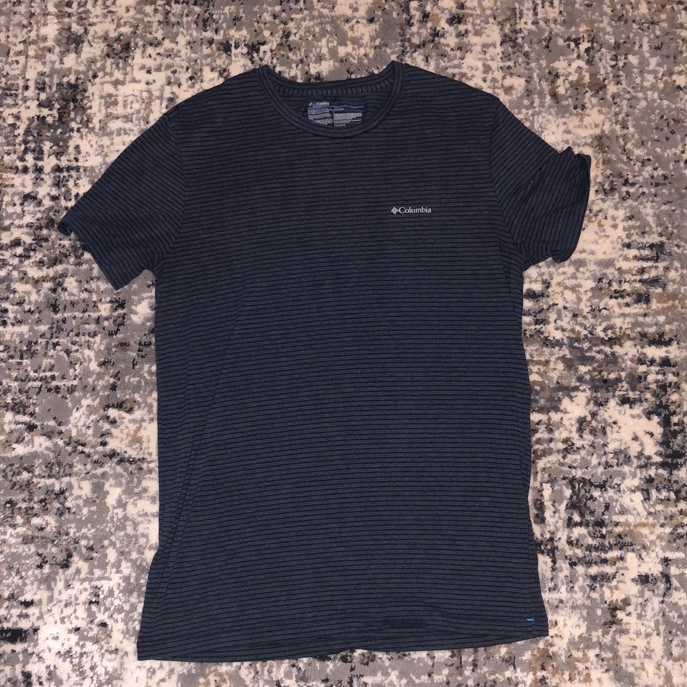 Columbia Men’s Medium shirt